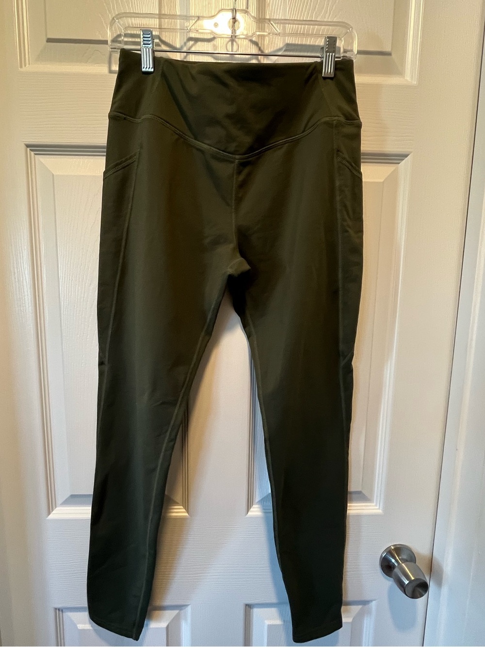 Baleaf Fleece Lined Leggings
Size Medium 
Olive Green